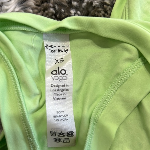 Alo yoga tank top size xs - Picture 3 of 3